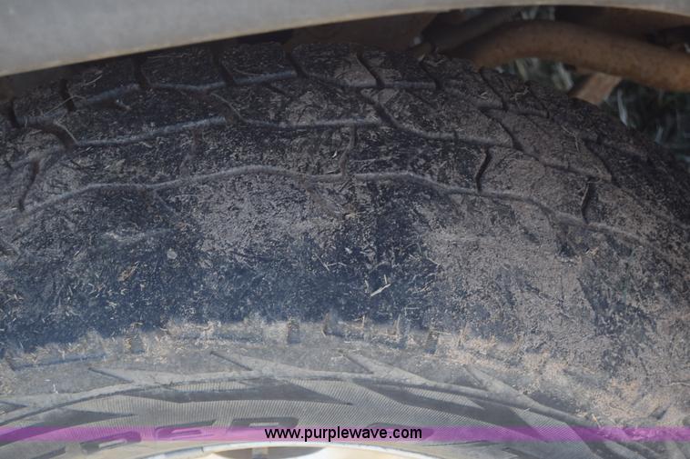 image for item K4322 2002 Chevrolet Silverado 2500 Crew Cab pickup truck