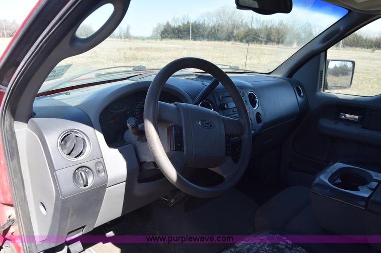 image for item K4323 2004 Ford F150 SuperCrew pickup truck