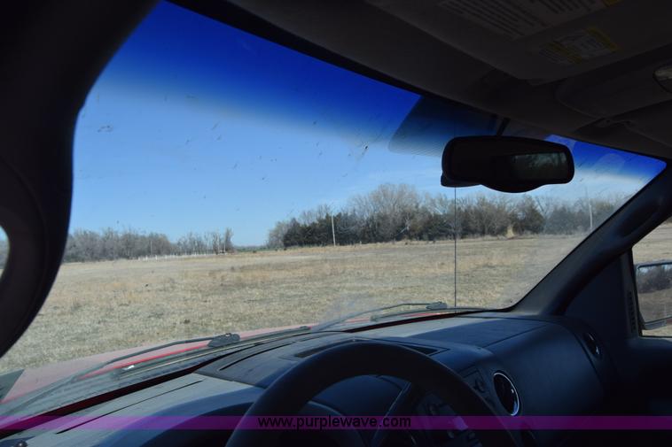 image for item K4323 2004 Ford F150 SuperCrew pickup truck