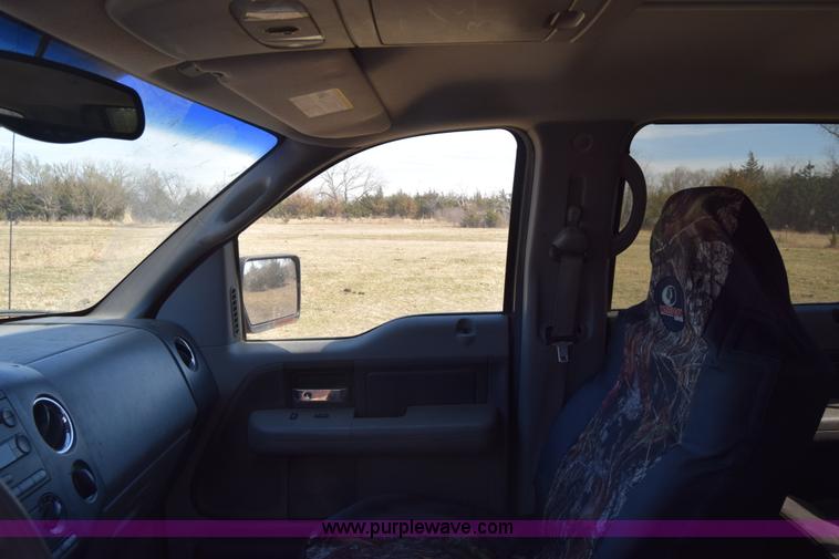 image for item K4323 2004 Ford F150 SuperCrew pickup truck