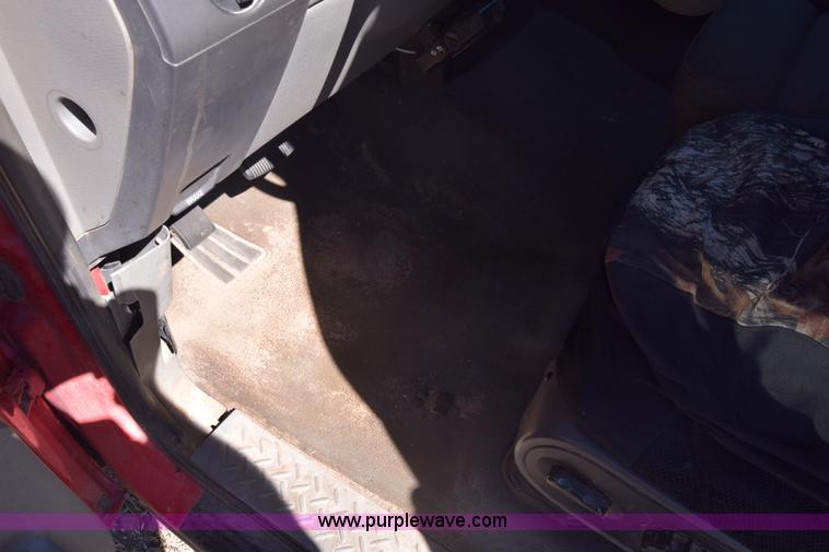 image for item K4323 2004 Ford F150 SuperCrew pickup truck