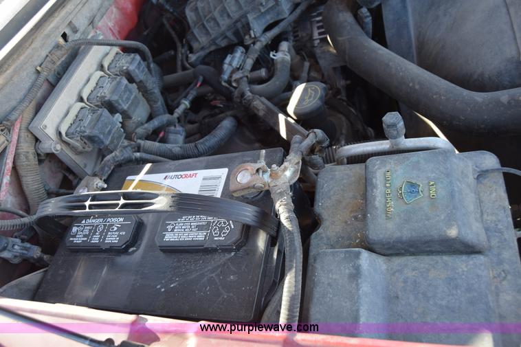 image for item K4323 2004 Ford F150 SuperCrew pickup truck