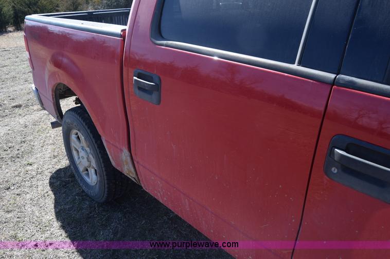 image for item K4323 2004 Ford F150 SuperCrew pickup truck