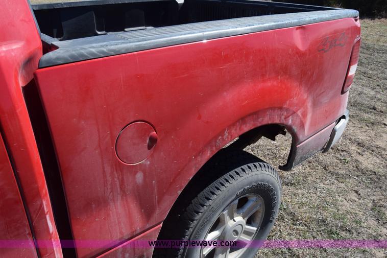 image for item K4323 2004 Ford F150 SuperCrew pickup truck