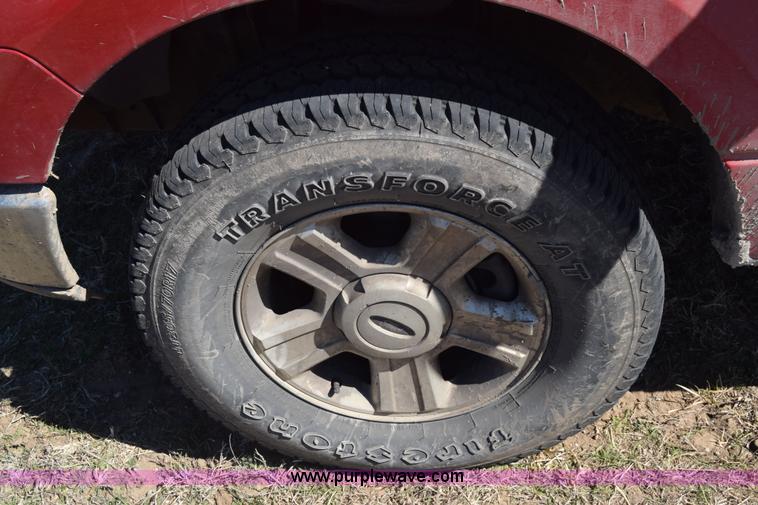 image for item K4323 2004 Ford F150 SuperCrew pickup truck