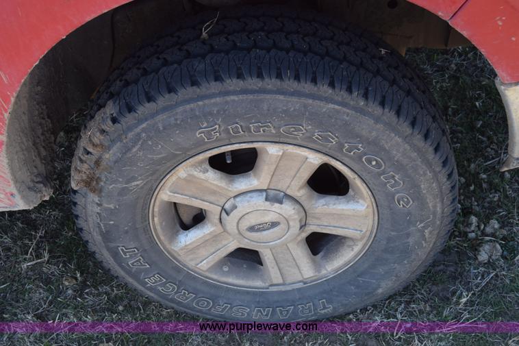 image for item K4323 2004 Ford F150 SuperCrew pickup truck