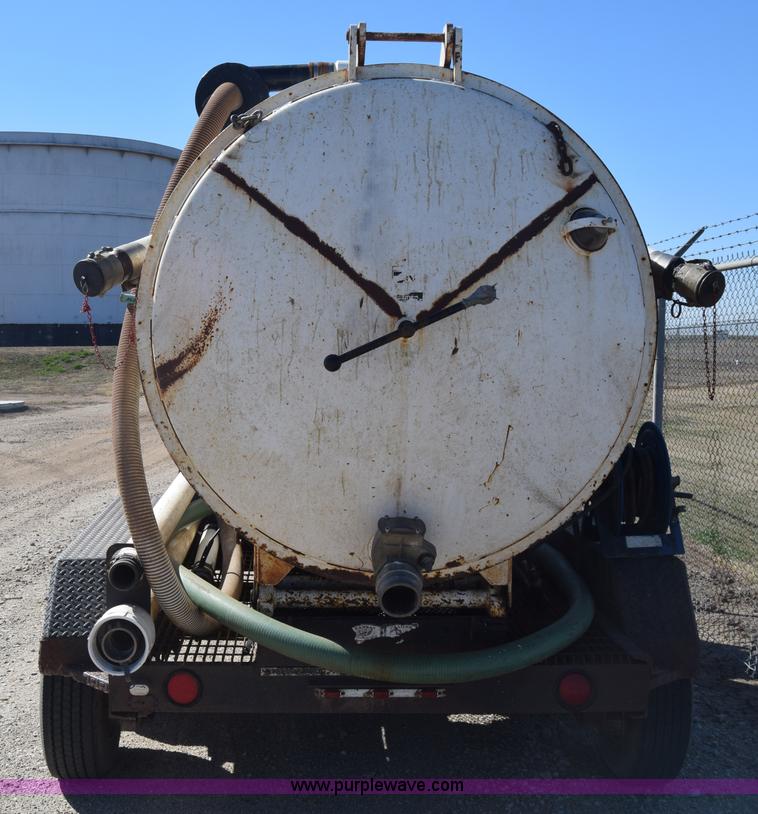 image for item K4448 2000 Vaxcavator VS800D vacuum tank trailer