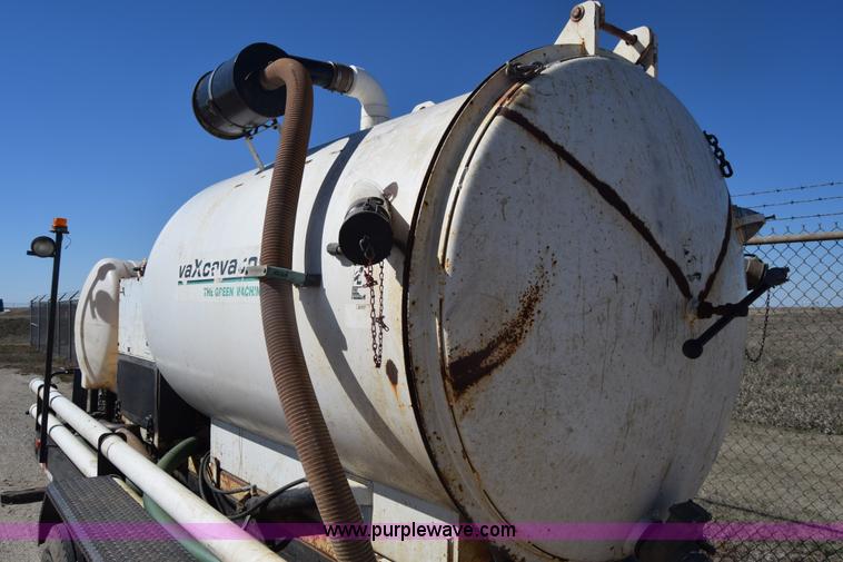 image for item K4448 2000 Vaxcavator VS800D vacuum tank trailer