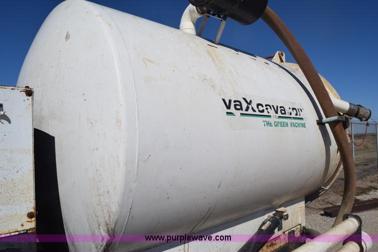 image for item K4448 2000 Vaxcavator VS800D vacuum tank trailer