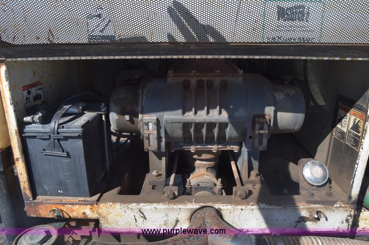 image for item K4448 2000 Vaxcavator VS800D vacuum tank trailer