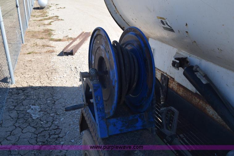 image for item K4448 2000 Vaxcavator VS800D vacuum tank trailer