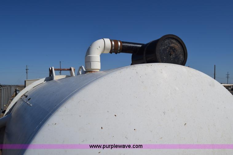 image for item K4448 2000 Vaxcavator VS800D vacuum tank trailer
