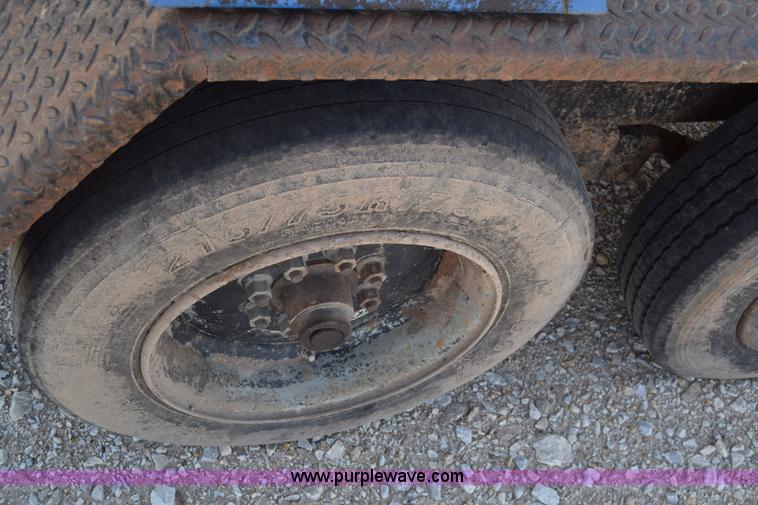 image for item K4448 2000 Vaxcavator VS800D vacuum tank trailer