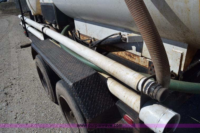 image for item K4448 2000 Vaxcavator VS800D vacuum tank trailer