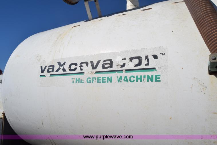image for item K4448 2000 Vaxcavator VS800D vacuum tank trailer