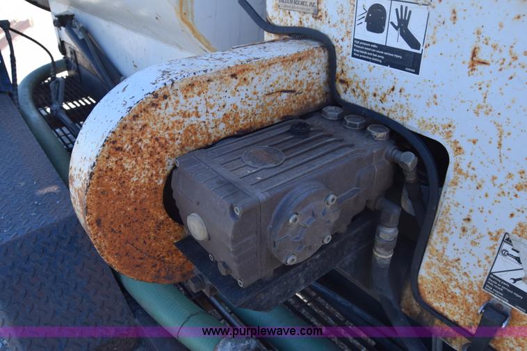 image for item K4448 2000 Vaxcavator VS800D vacuum tank trailer