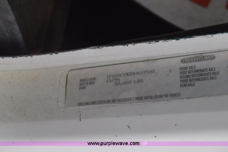 image for item K8591 1995 Freightliner FLD semi truck