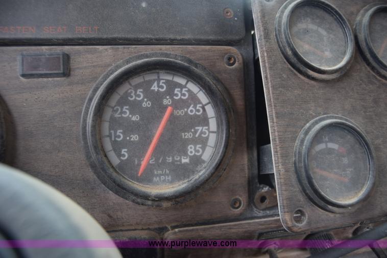 image for item K8591 1995 Freightliner FLD semi truck