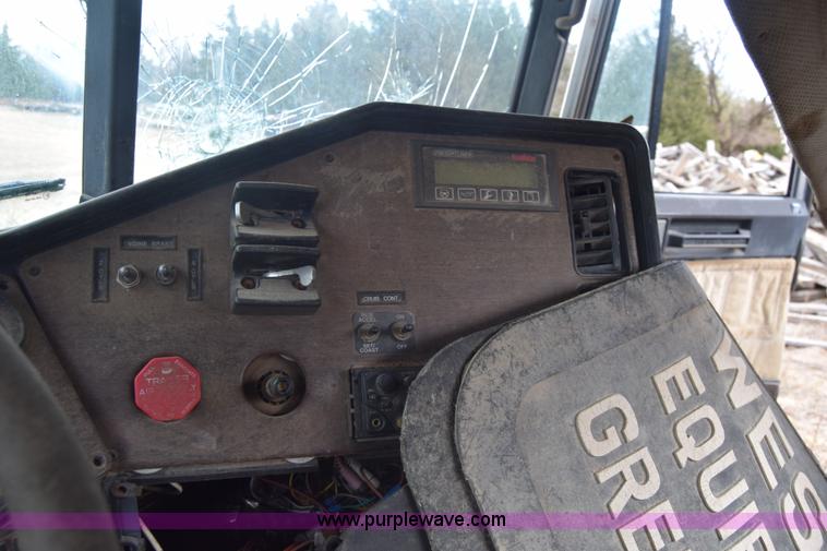 image for item K8591 1995 Freightliner FLD semi truck