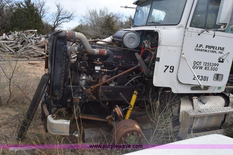 image for item K8591 1995 Freightliner FLD semi truck