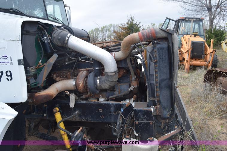 image for item K8591 1995 Freightliner FLD semi truck