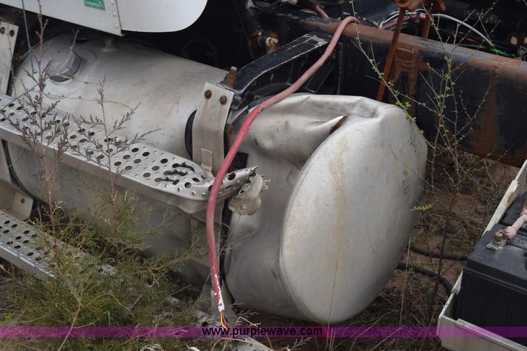 image for item K8591 1995 Freightliner FLD semi truck