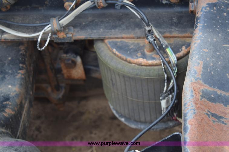 image for item K8591 1995 Freightliner FLD semi truck