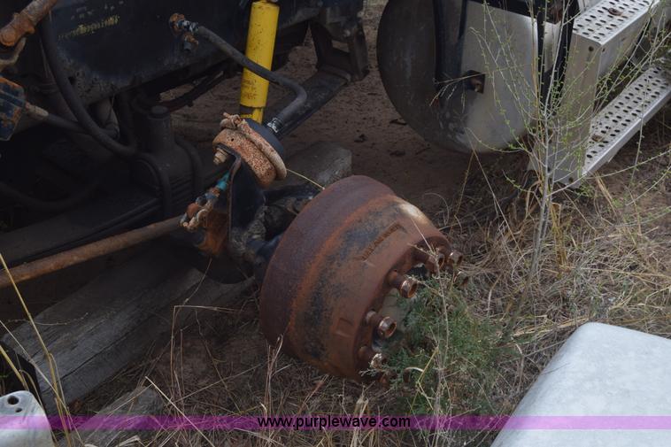 image for item K8591 1995 Freightliner FLD semi truck