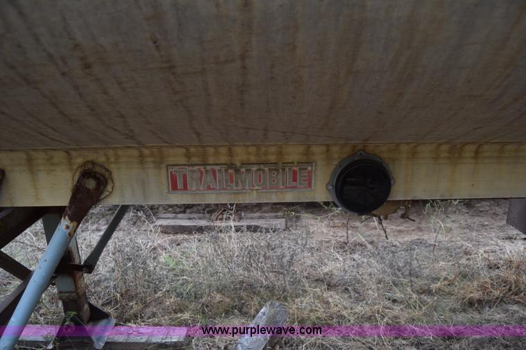 image for item K8592 1974 Trail Mobile F14S4CCH tank trailer