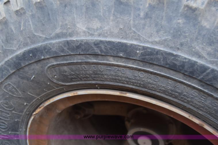 image for item K8592 1974 Trail Mobile F14S4CCH tank trailer