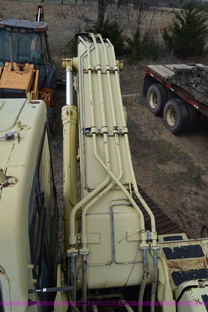 image for item K8594 1996 Komatsu PC200LC-6L excavator