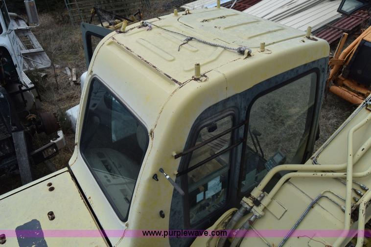 image for item K8594 1996 Komatsu PC200LC-6L excavator