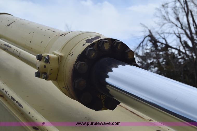 image for item K8594 1996 Komatsu PC200LC-6L excavator