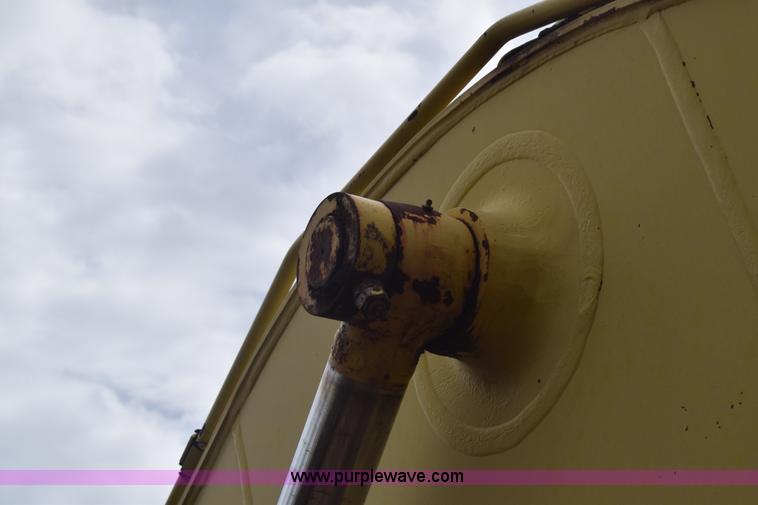 image for item K8594 1996 Komatsu PC200LC-6L excavator