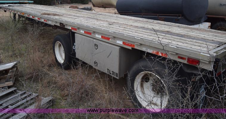 image for item K8599 1998 Reinke flatbed trailer
