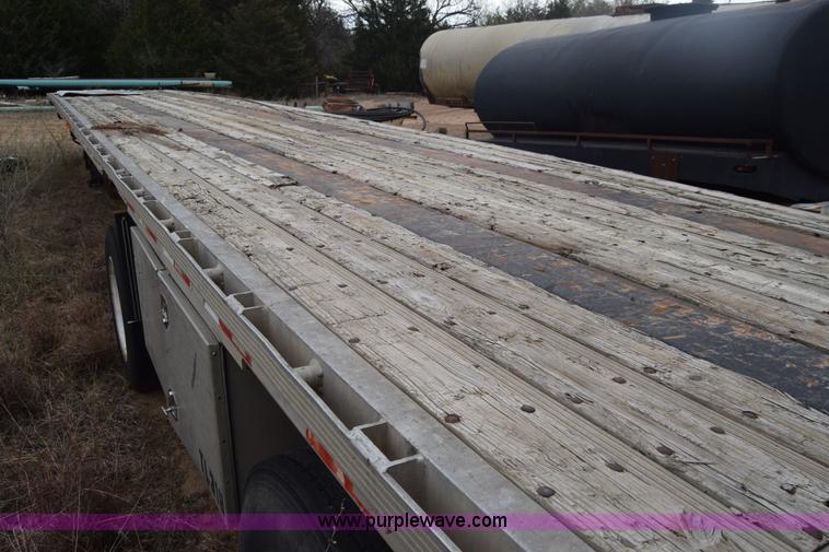 image for item K8599 1998 Reinke flatbed trailer