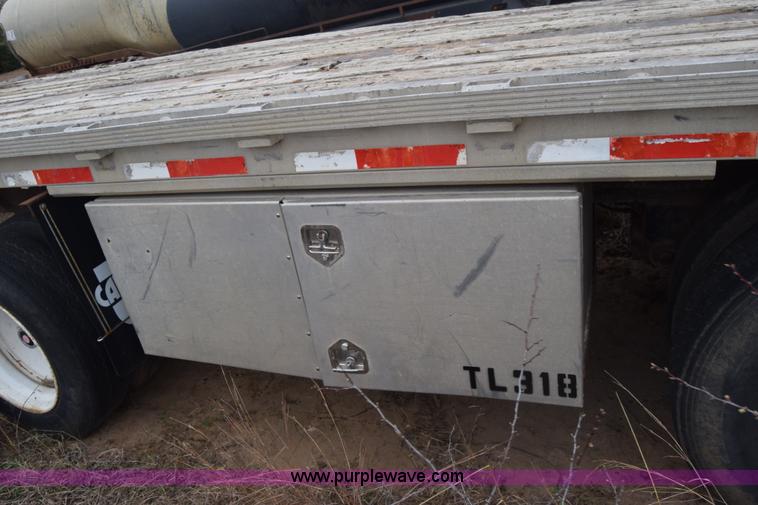 image for item K8599 1998 Reinke flatbed trailer