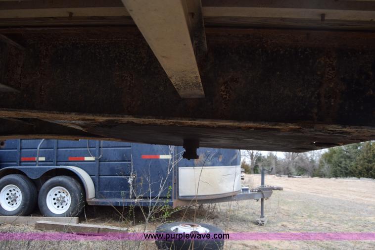 image for item K8599 1998 Reinke flatbed trailer