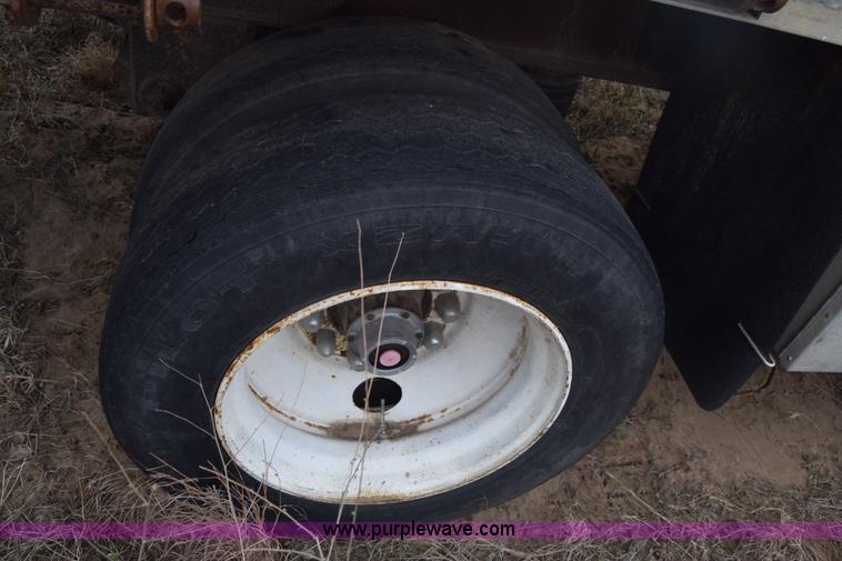 image for item K8599 1998 Reinke flatbed trailer