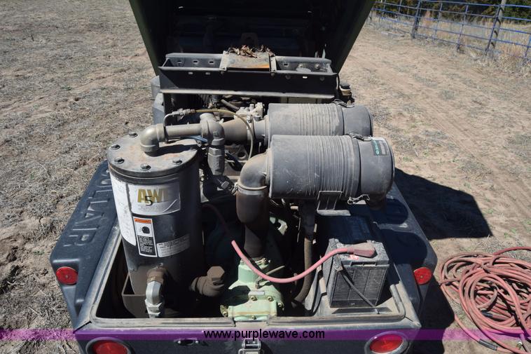 image for item K8606 Sullair 185 air compressor