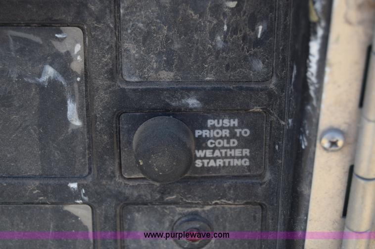 image for item K8606 Sullair 185 air compressor