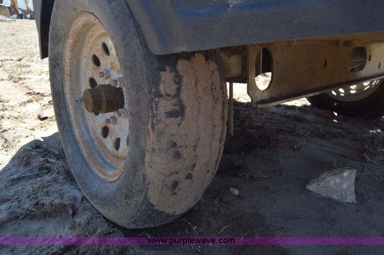 image for item K8606 Sullair 185 air compressor