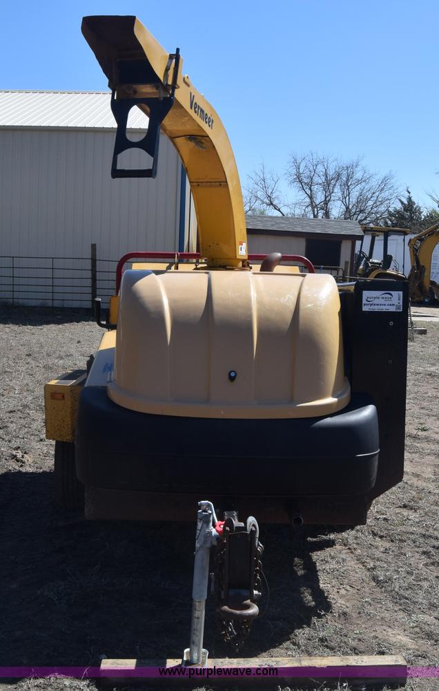 image for item K8607 2006 Vermeer BC1500 wood chipper