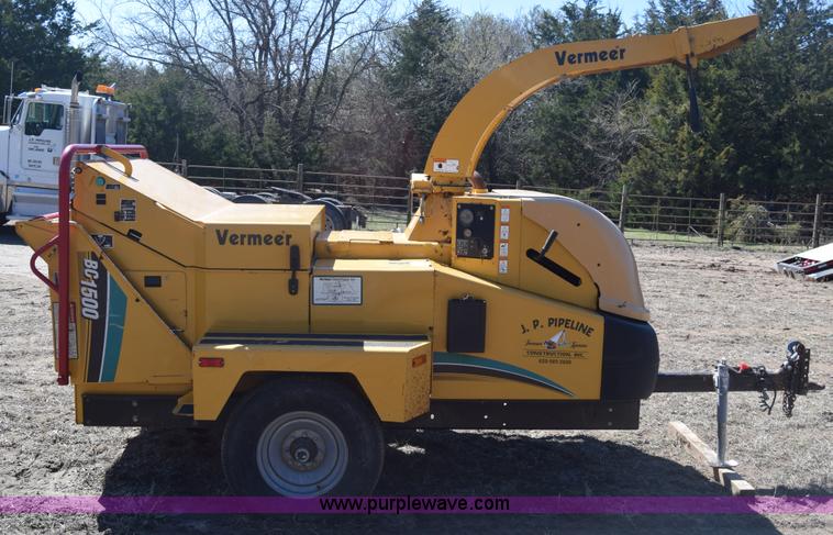 image for item K8607 2006 Vermeer BC1500 wood chipper