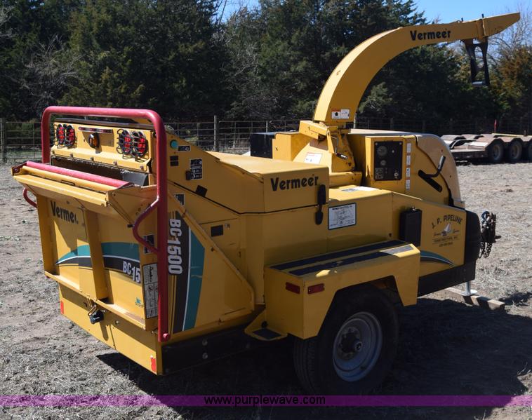 image for item K8607 2006 Vermeer BC1500 wood chipper