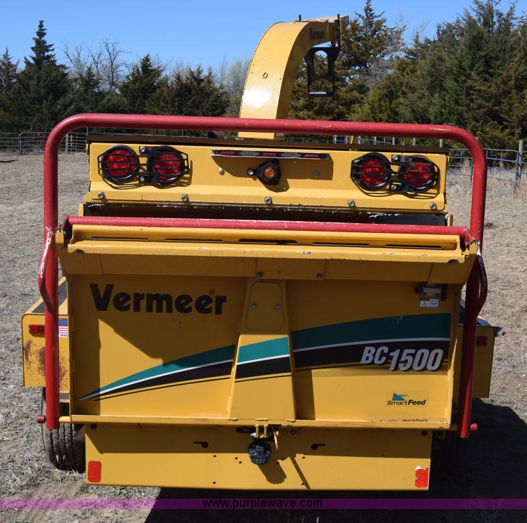 image for item K8607 2006 Vermeer BC1500 wood chipper