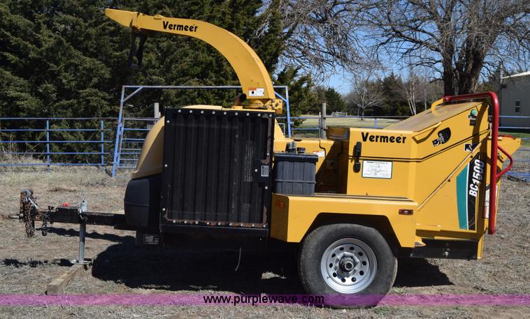 image for item K8607 2006 Vermeer BC1500 wood chipper