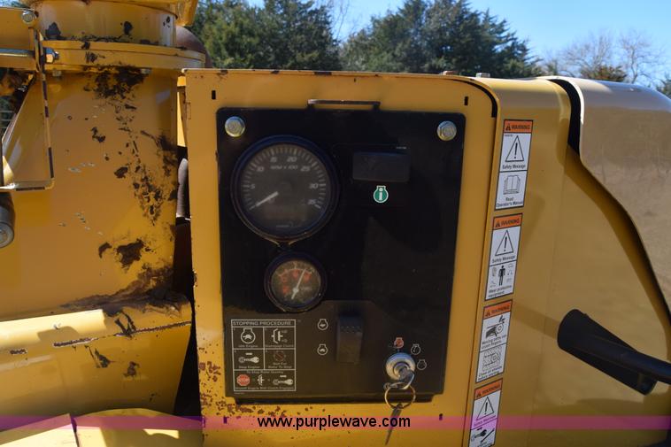 image for item K8607 2006 Vermeer BC1500 wood chipper