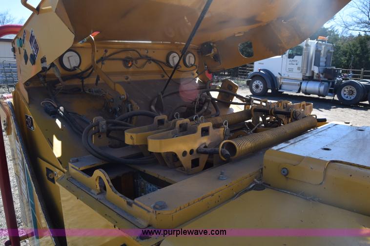 image for item K8607 2006 Vermeer BC1500 wood chipper