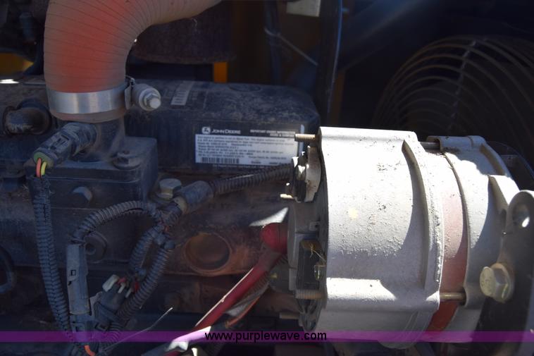 image for item K8607 2006 Vermeer BC1500 wood chipper